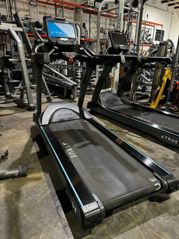 TRUE FITNESS C650 COMMERCIAL TREADMILL 1